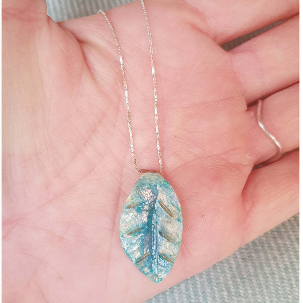 My Little Leaf necklace - Blue