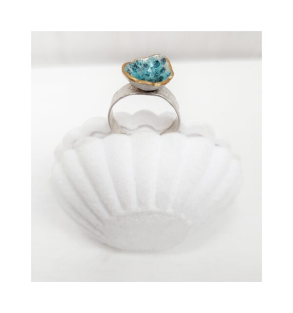 This sculptural Sterling Silver cup is hand-painted & sealed to create an organic patina on a textured Sterling Silver band for a natural result.