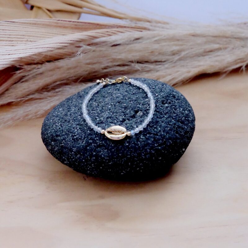 DSCF3406 14k Gold Filled Conch Charm and natural 3-4mm Labradorite bracelet.