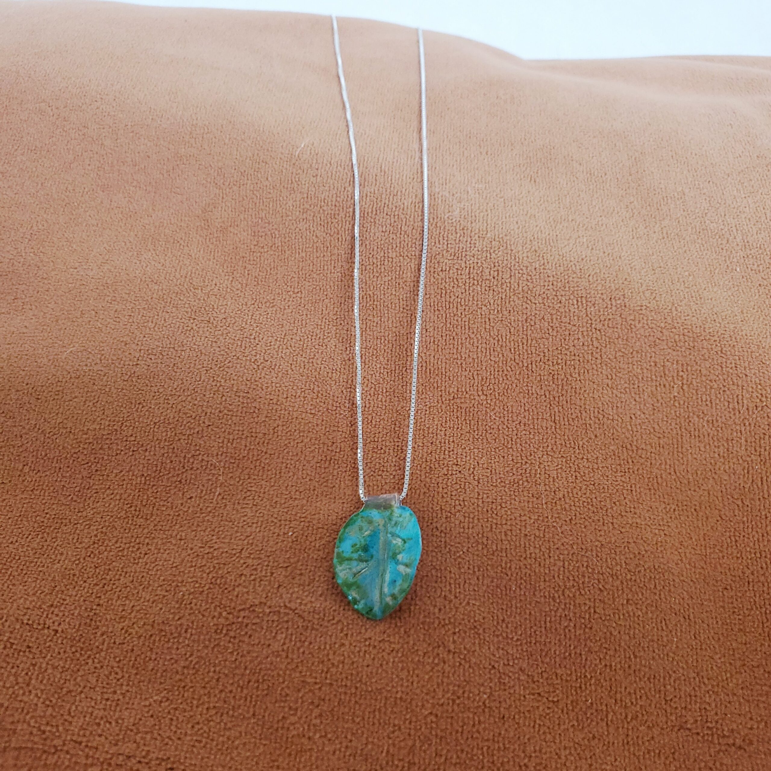 My Little Leaf necklace - Speckled - Image 3